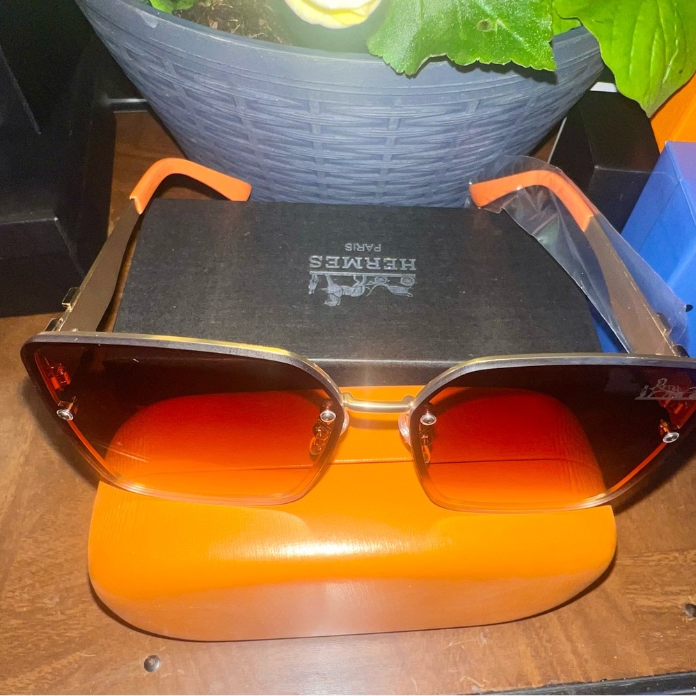 H Oversized Gradient Square Sunglasses Orange and… - image 5